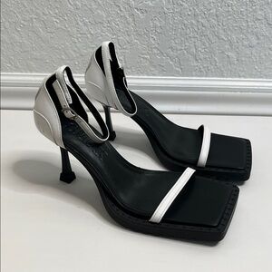 SMFK White/Black Square Toe Sandal Sz 37